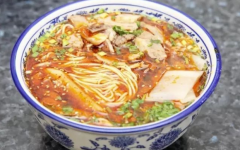 ţ������˷Ѷ���Ǯ