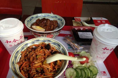 �ͺϹ�һ����Ӫ�ն���Ǯ