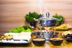 һ��ʳ������˶���Ǯ